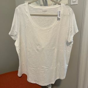 Old Navy White Scoop-Neck EveryWear T-Shirt